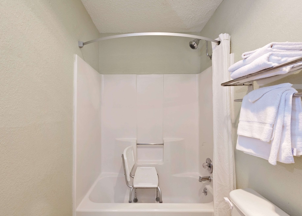 Super 8 by Wyndham Corpus Christi Northwest - photo 19
