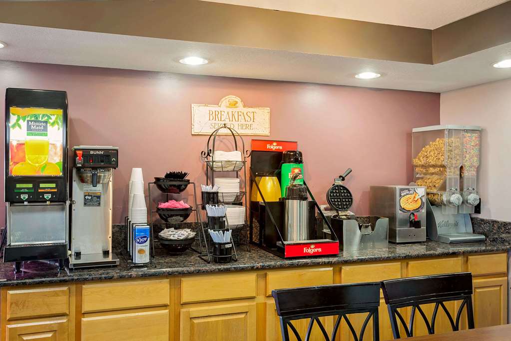Knights Inn Port Charlotte - photo 10