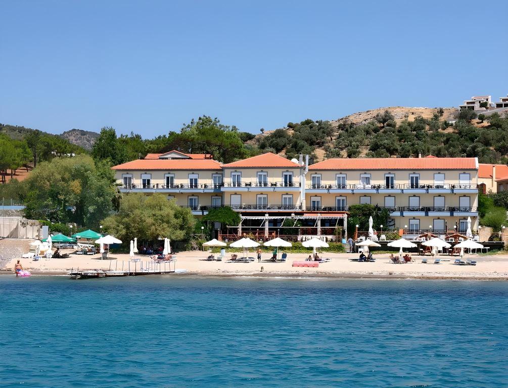 Pebble Beach Hotel - last minute hotel in Plomari