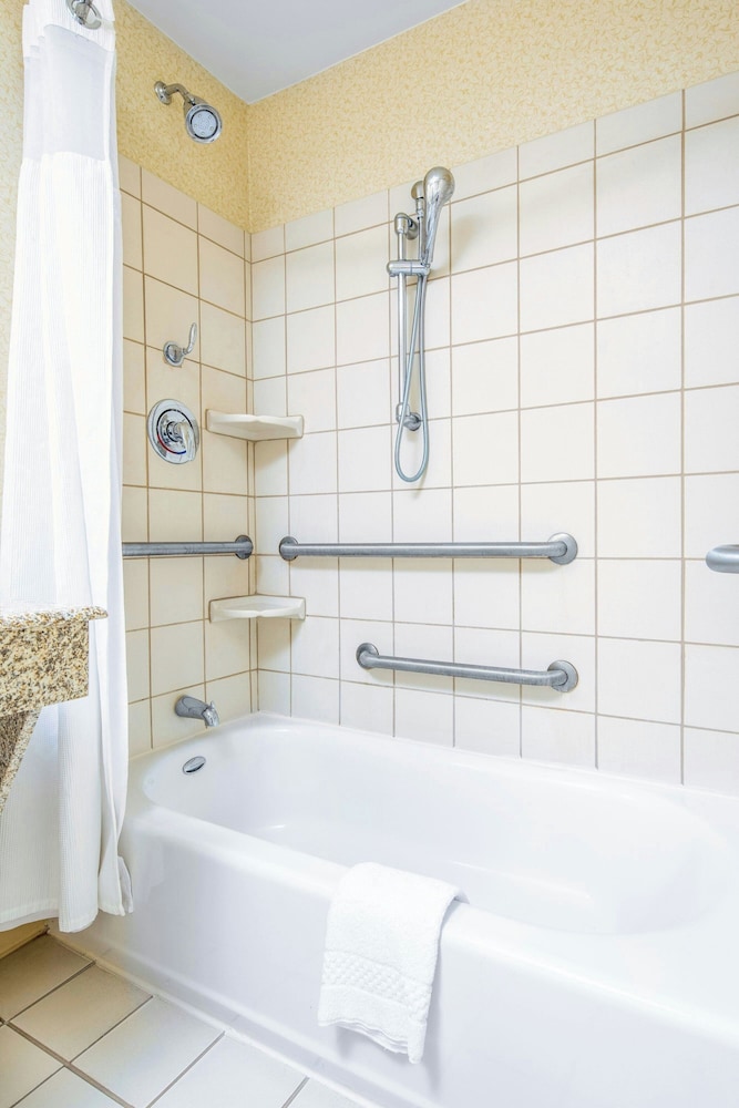 Fairfield Inn & Suites South Boston - photo 18