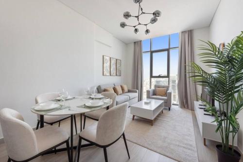 Cozy 2 Bedroom Apartment in Fawad Azizi Residence — 4-Star Luxury Hotel in Dubai, United Arab Emirates