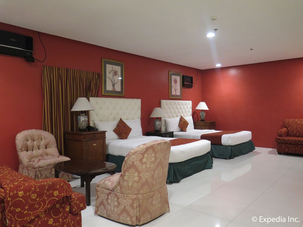 Dreamwave Hotel Lemery in Lemery, Philippines