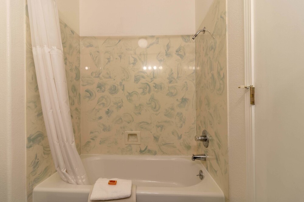 Wildlife Inn - photo 9