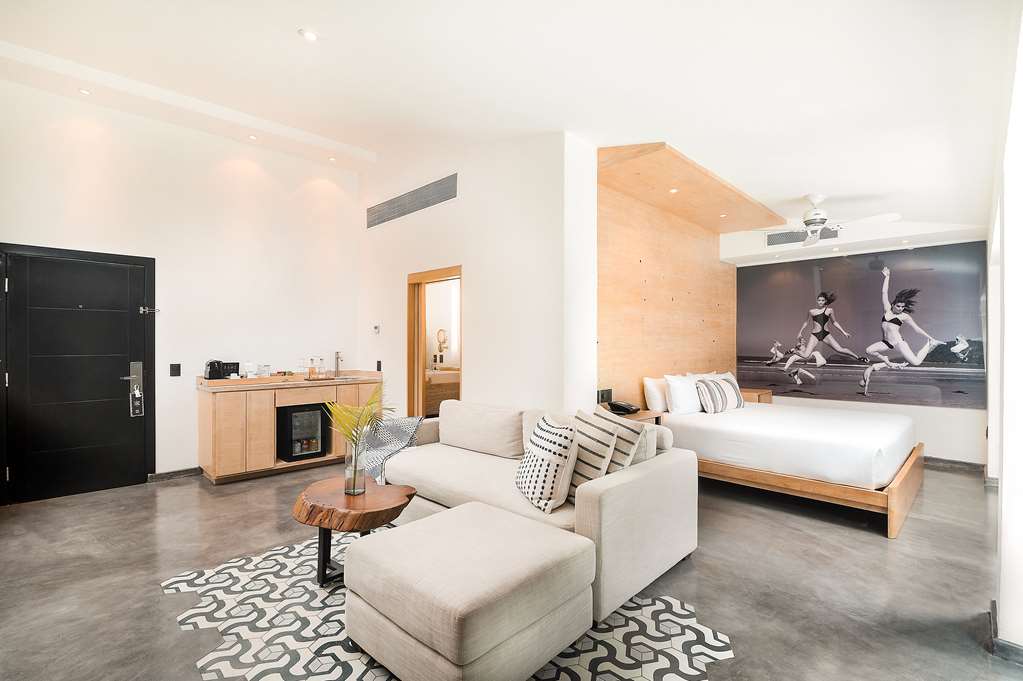 Poolside Villa Bahia Hotel & Beach House