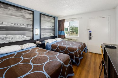 Super 8 by Wyndham Phoenix West - photo 10