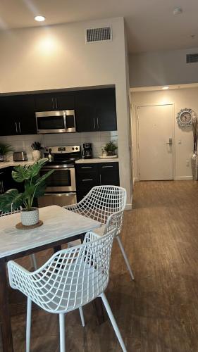 Exceptional Loft FREE Parking and WIFI — 4-Star Luxury Hotel in Los Angeles, United States
