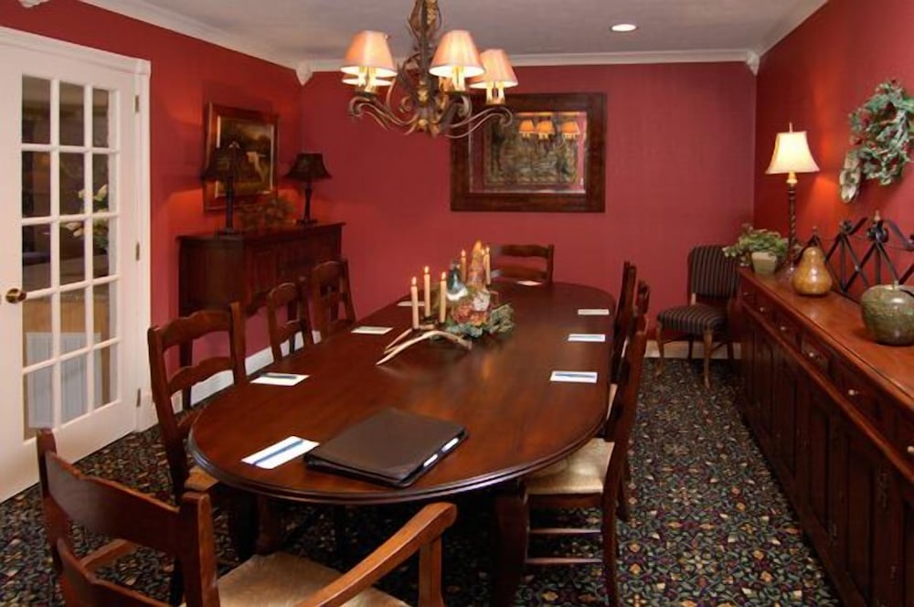Hillwinds Inn - photo 28