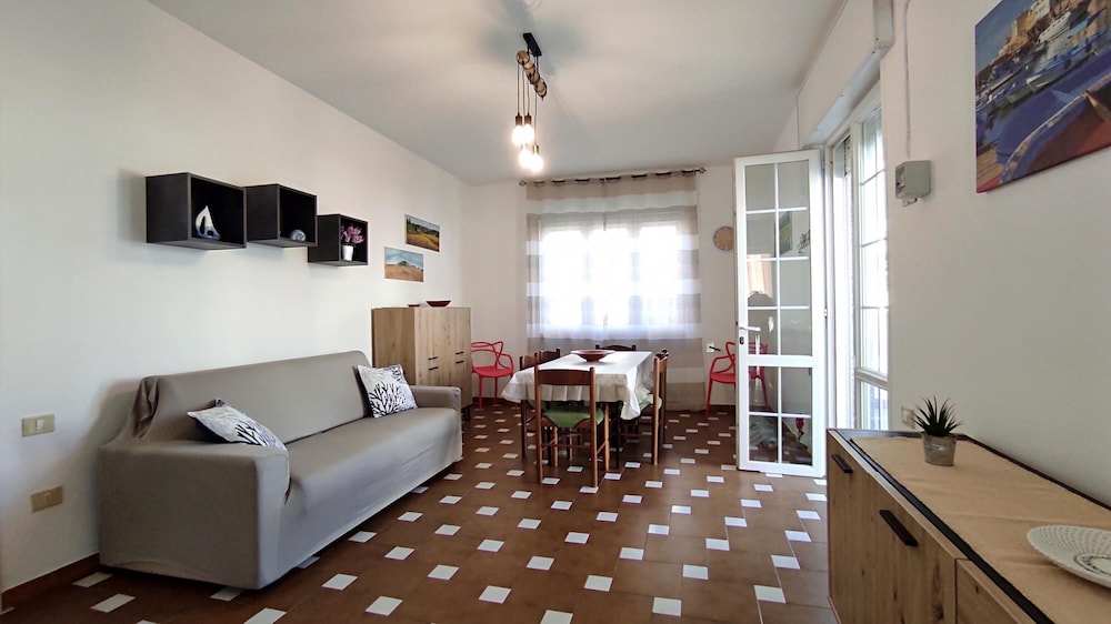 Casa Campanelle Con Spazio Esterno a Due Passi Dalla Spiaggia di Pescoluse — 4-Star Luxury Hotel in Salve, Italy
