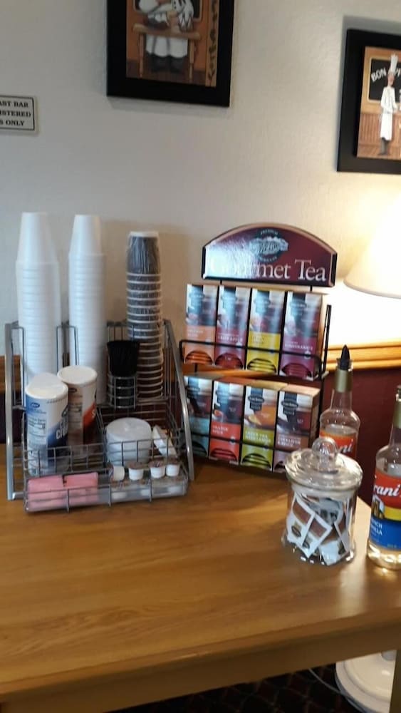 Herington Inn & Suites - photo 28