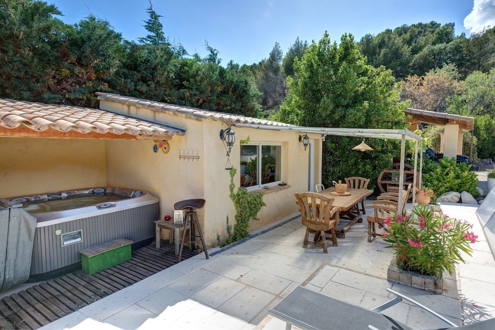 Les Gargoulettes — hotel in Lauris
