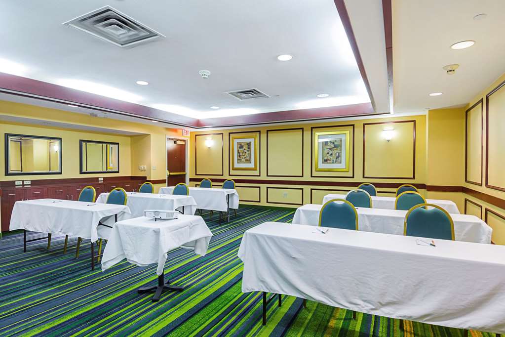 Quality Inn Boston Revere - photo 26
