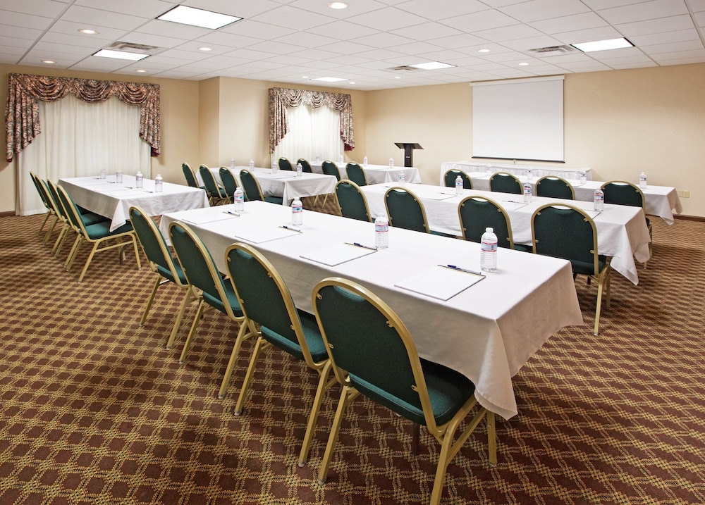 Holiday Inn Express Hotel & Suites Franklin Oil City by IHG - photo 34