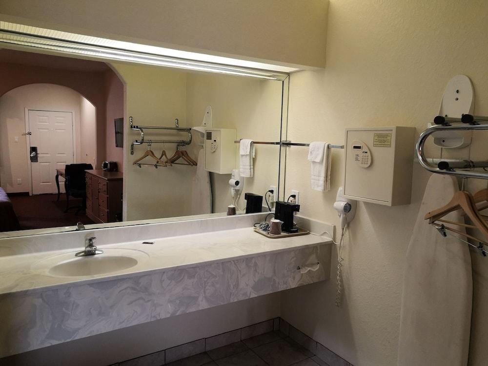 Scottish Inns and Suites Iah Airport West Houston - photo 23