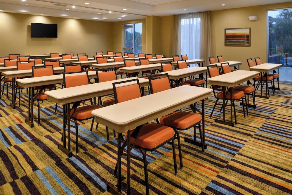 Fairfield Inn & Suites by Marriott Orlando East UCF Area - photo 55