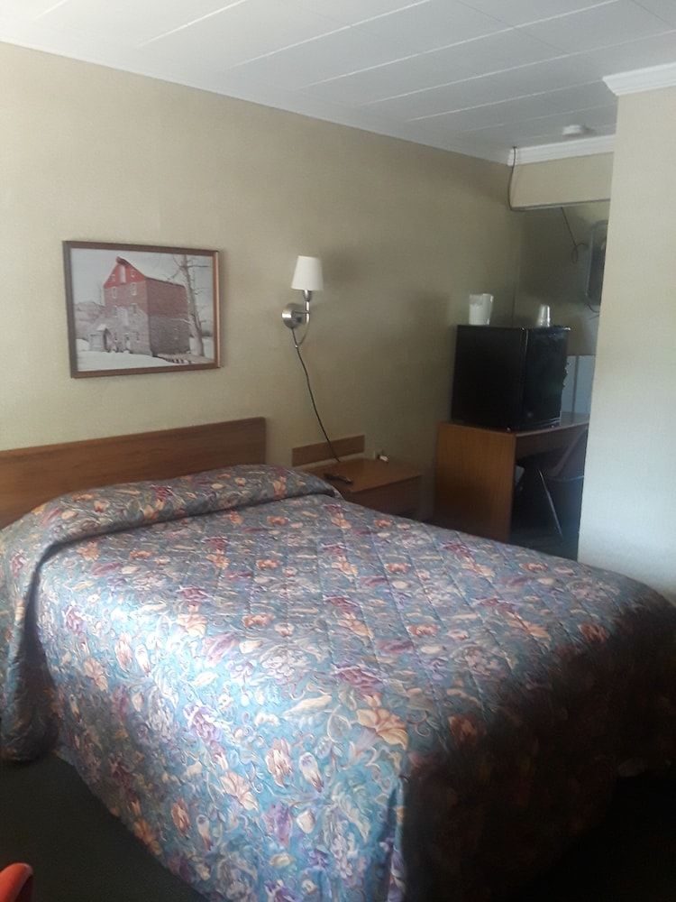 Maples Motel - photo 12