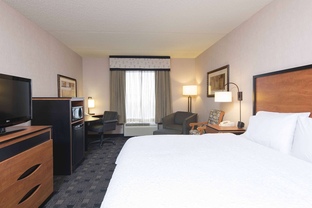 Hampton Inn and Suites Indianapolis Fishers - photo 11