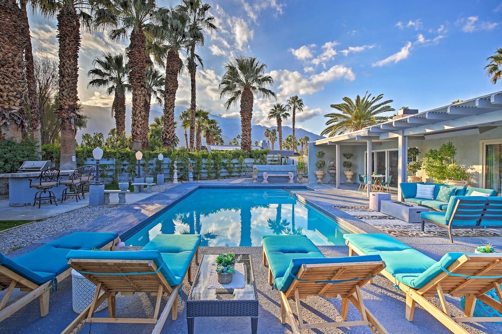 Pet Friendly Palm Springs Escape with Heated Pool in Palm Springs, United States