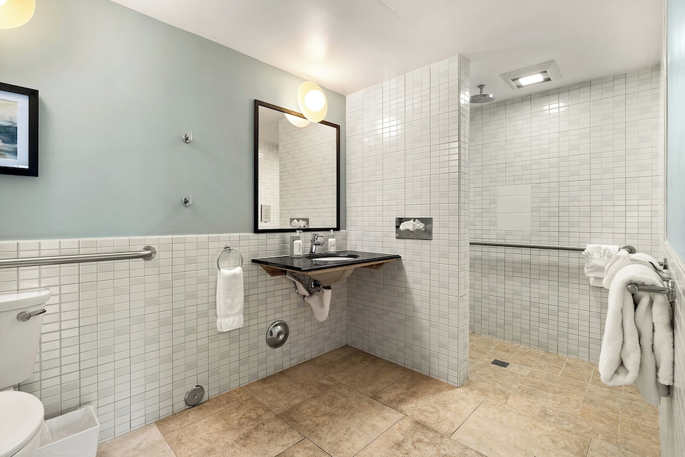 Vagabond Inn Glendale - photo 37