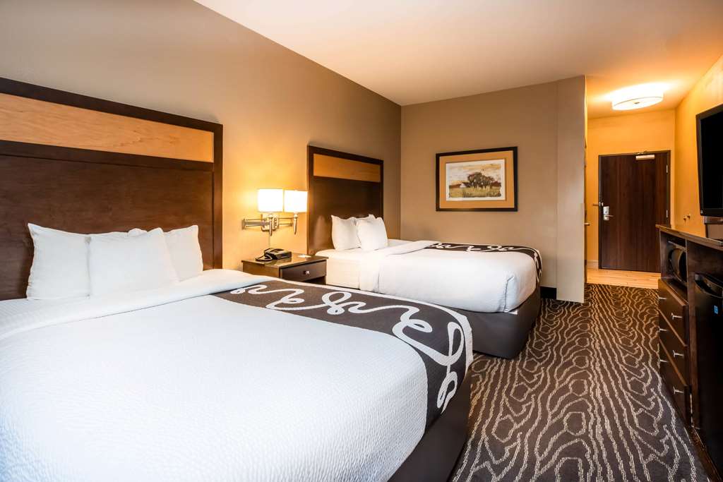 La Quinta Inn & Suites by Wyndham Eugene - photo 14