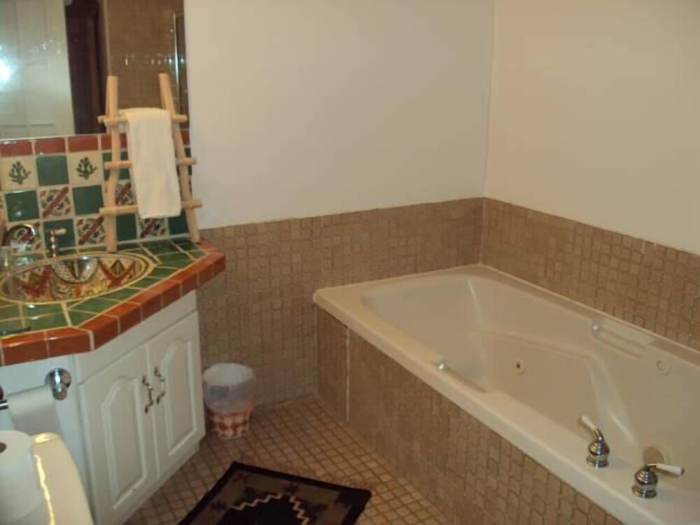 The Cheyenne Cañon Inn - photo 10