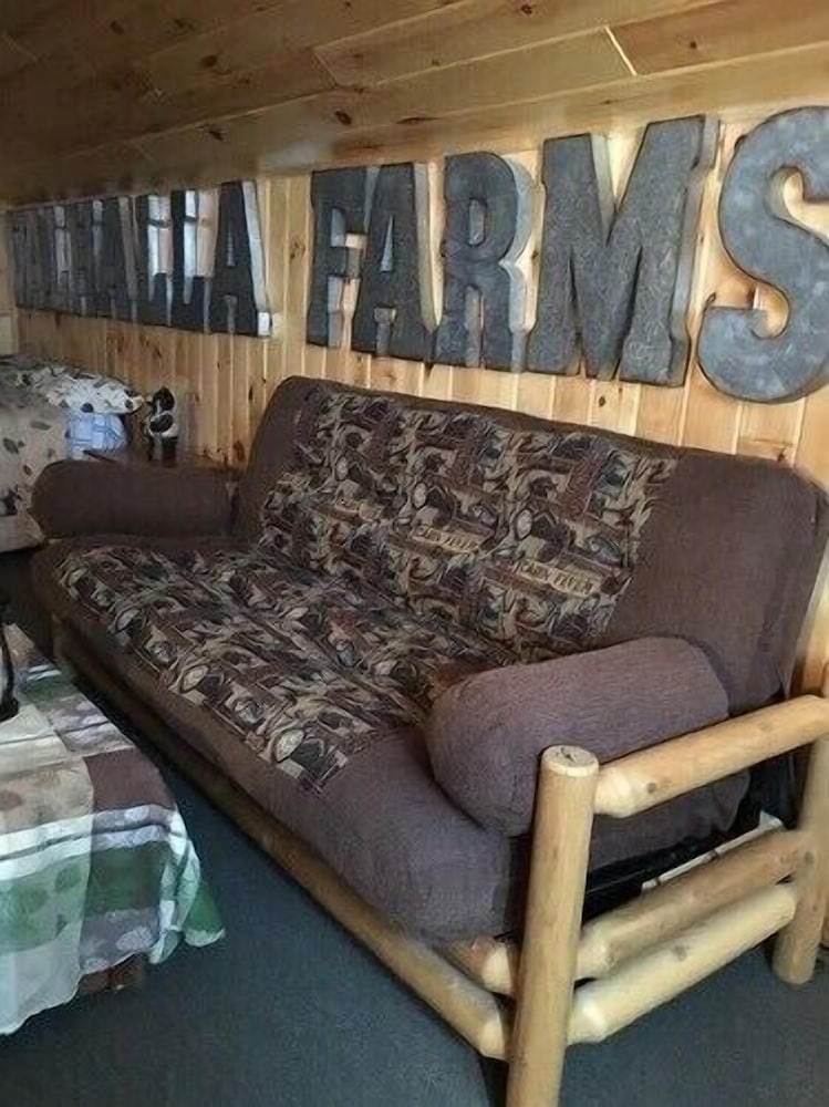 Valhalla Hillside Inn - photo 12