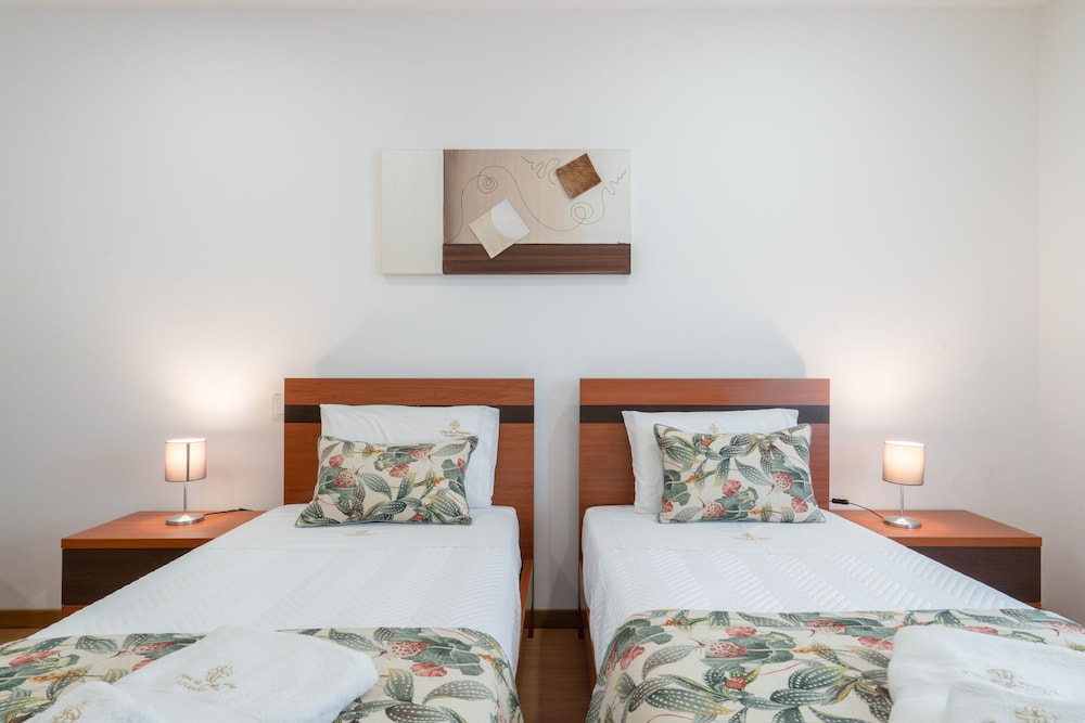 Casa Da Petisqueira 61 Paredes Oporto — 4-Star Luxury Hotel in Paredes, Portugal