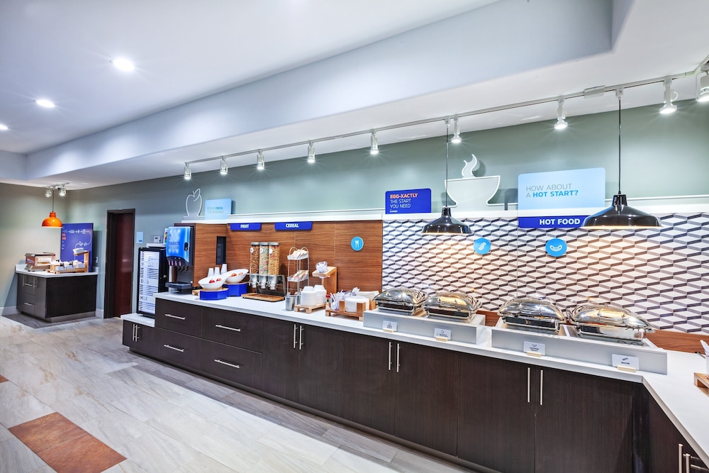 Holiday Inn Express and Suites Longview South I20 by IHG - photo 22