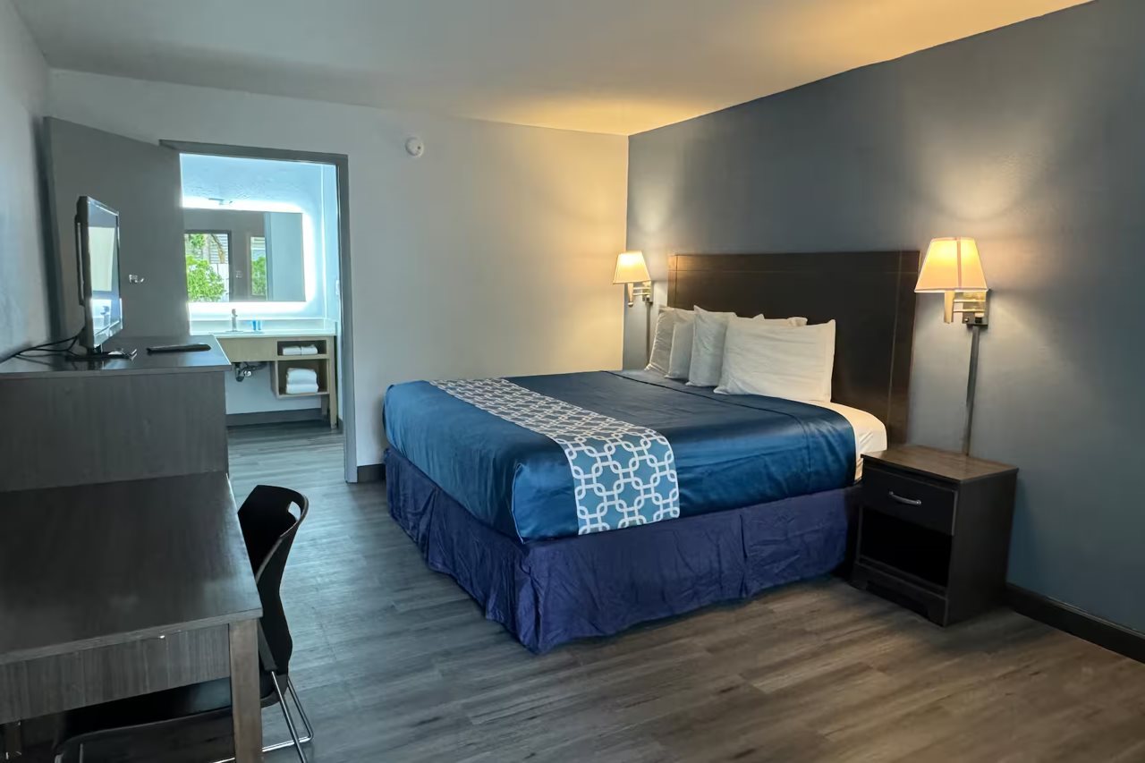 Travelodge by Wyndham Gainesville - photo 11