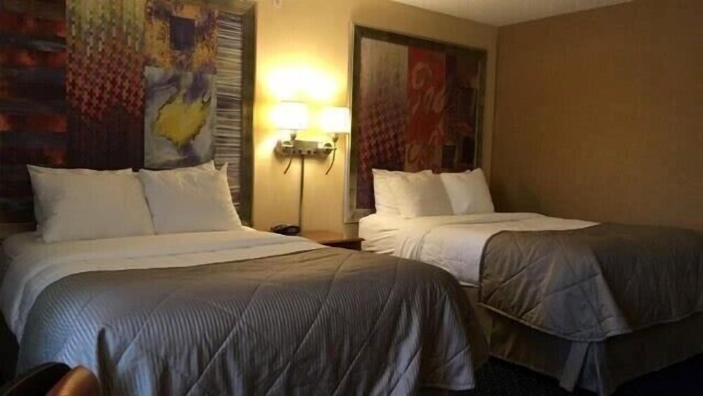 Howard Johnson by Wyndham Merrillville - photo 10