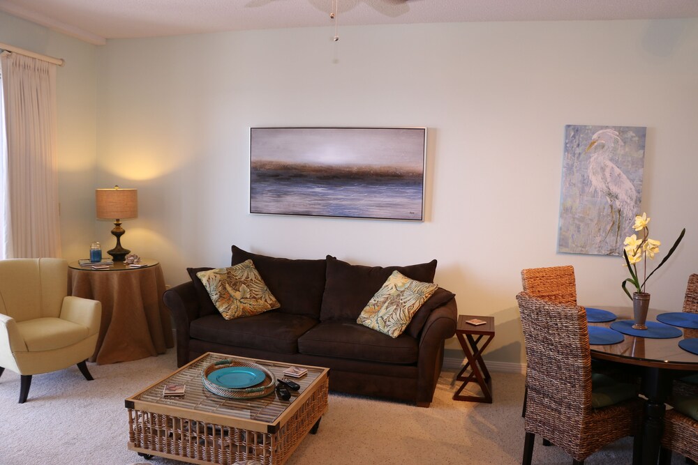 Dunes #701 2 Br Condo — 4-Star Luxury Hotel in Gulf Shores, United States