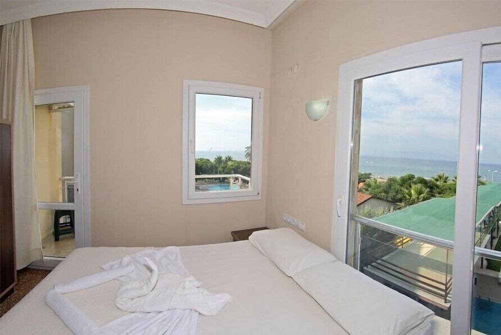 Adahan Hotel — Menderes — photo 3