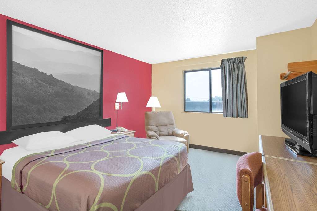 Super 8 by Wyndham Roanoke VA - photo 13