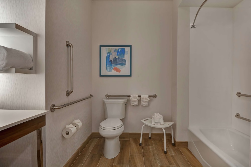 Hampton Inn Chula Vista Eastlake - photo 13