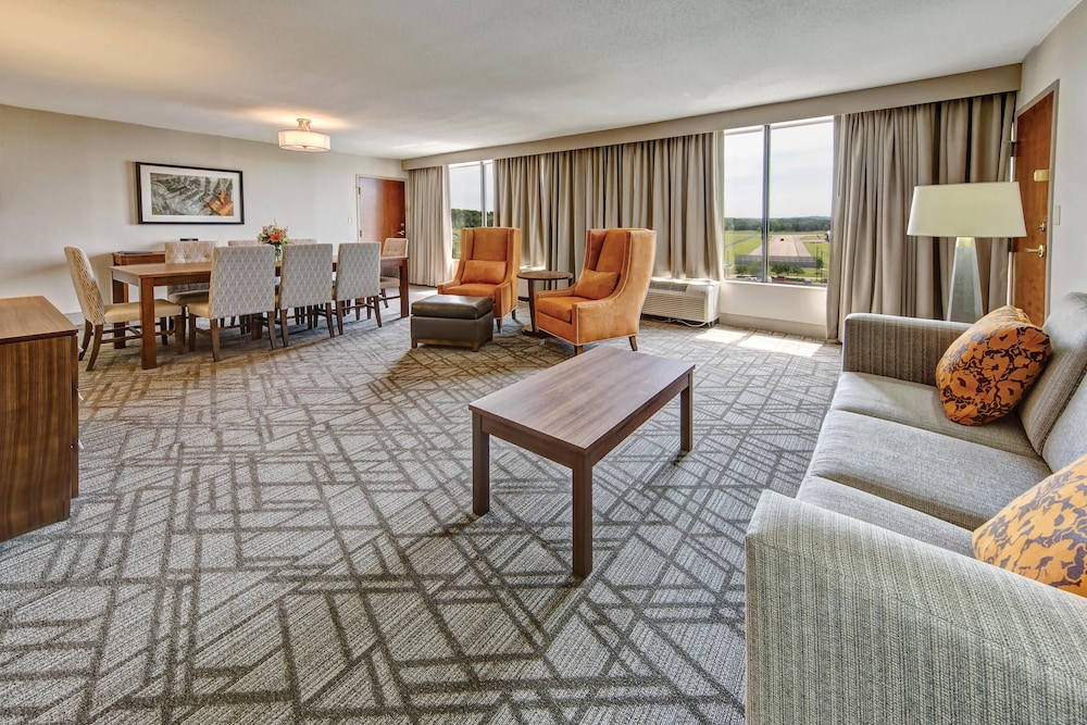 Hilton Knoxville Airport - photo 17