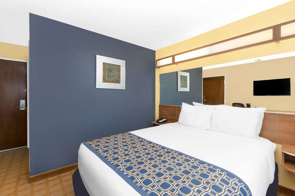 Microtel Inn & Suites by Wyndham Kearney - photo 9
