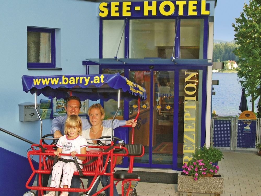Barry Memle Lake Side Resort in Velden Am Woerthersee, Austria