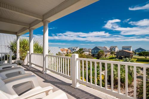 Coastal Living by Oak Island Accommodations - photo 19