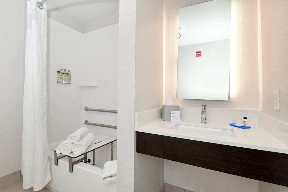 Holiday Inn Express & Suites Pueblo North by IHG - photo 30