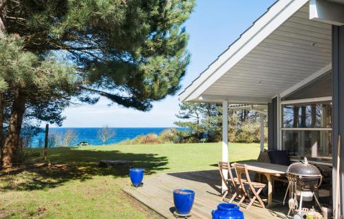 Two Bedroom Holiday Home With A Fireplace In Sjællands Odde — 4-Star Luxury Hotel in Asnaes, Denmark