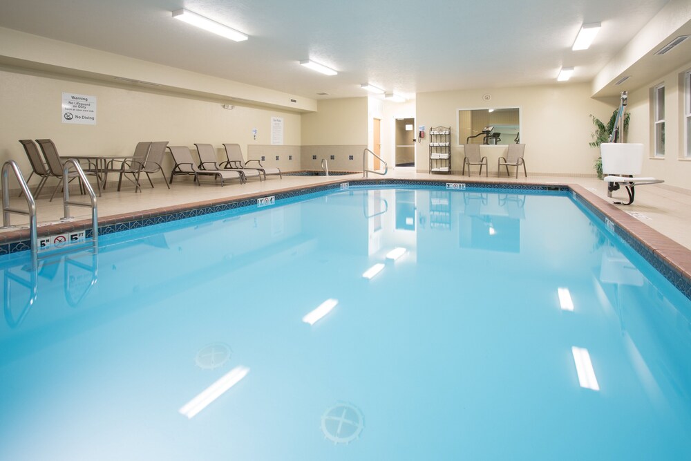Abilene Inn & Suites - photo 18