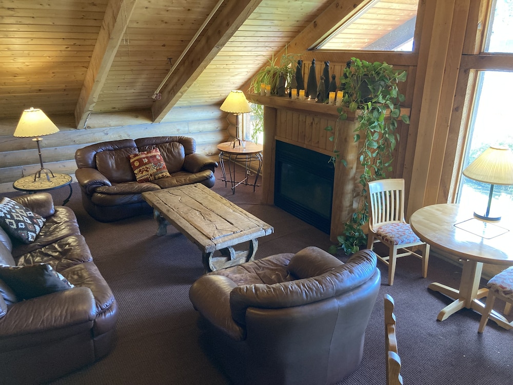 The Boulder Creek Lodge - photo 5