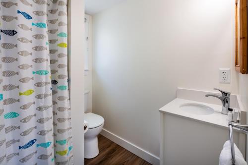 Truro Beach Cottages - photo 48
