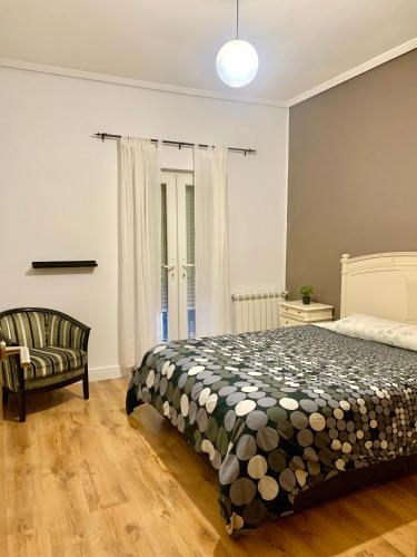 Antolin Yellow Door — Ponferrada
