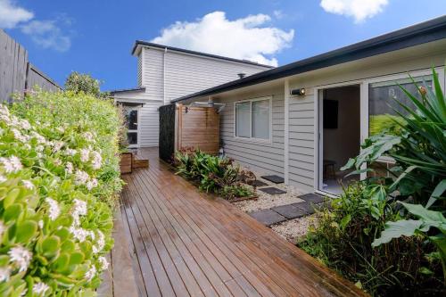 Modern Private 2 Bedroom Home unit in Albany with Netflix — 4-Star Luxury Hotel in Auckland, New Zealand