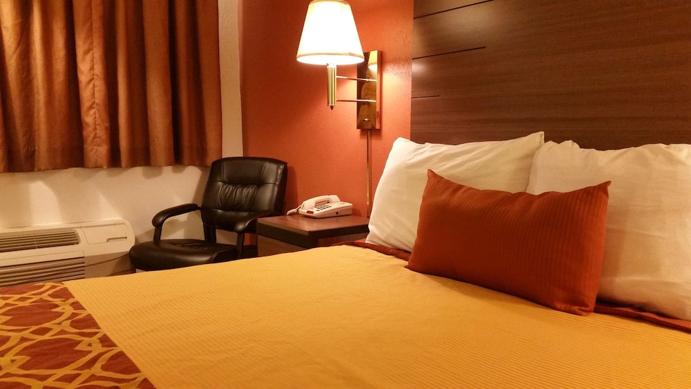 American Inn of Liberal - photo 4