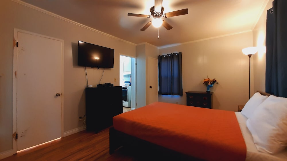 Sherwood Arms Motel - photo 9
