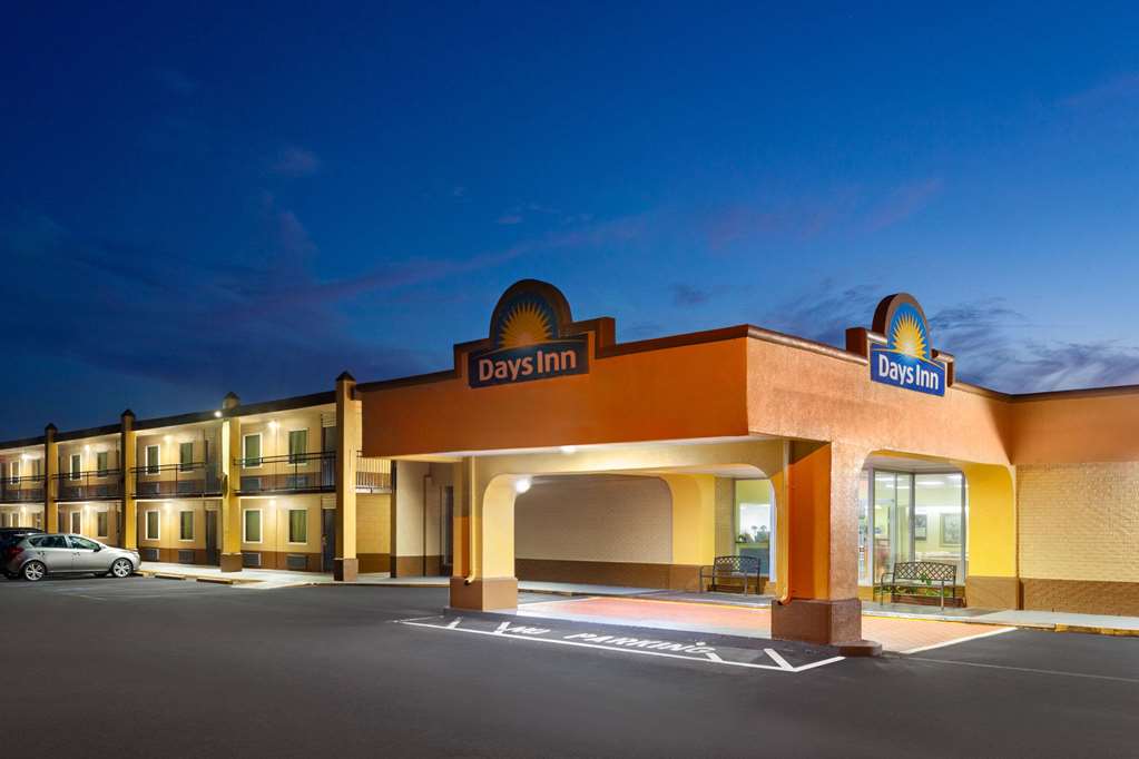 Days Inn by Wyndham Shelby - photo 3