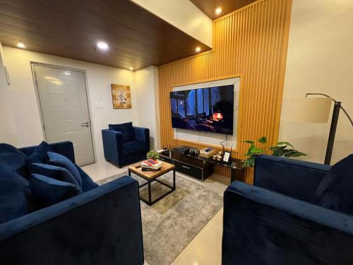 Skyview 2BR at Grass - carbon neutral hotel in Manila