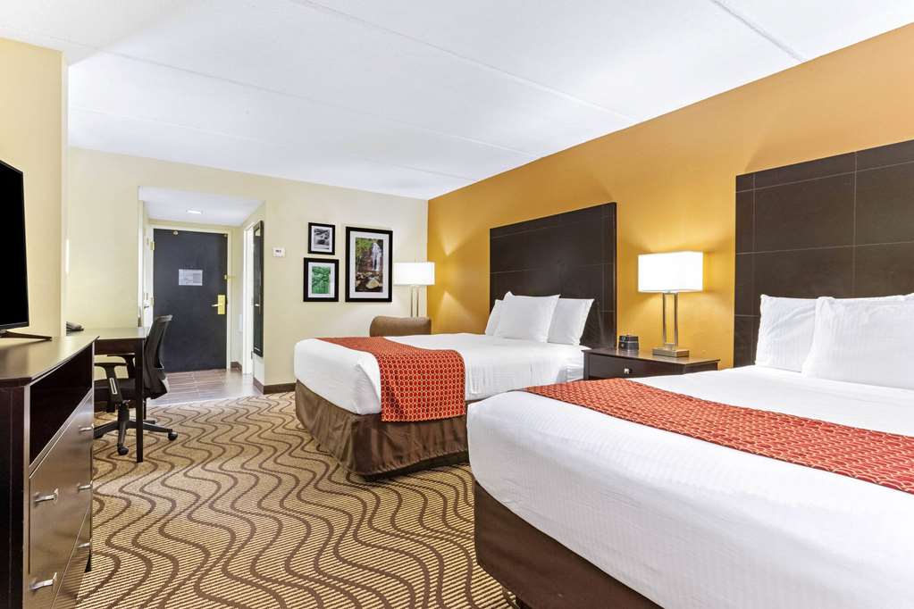 La Quinta Inn & Suites by Wyndham Tampa North I 75 - photo 9