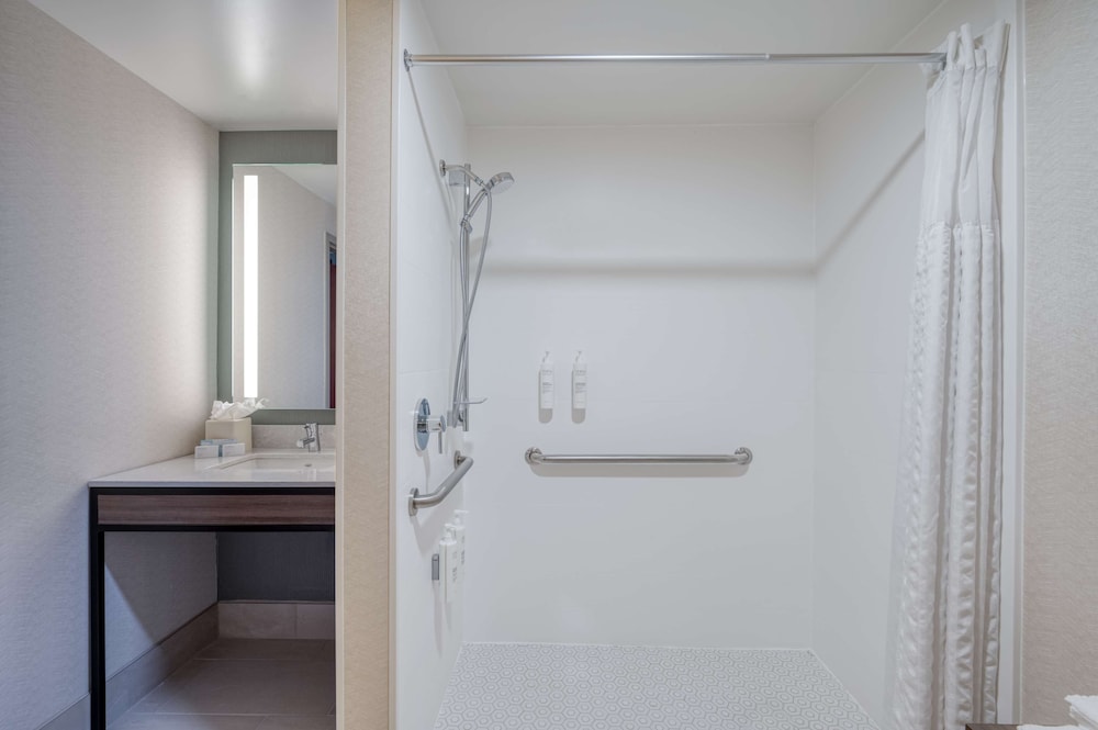 Hilton Garden Inn Clarksburg Bridgeport - photo 18